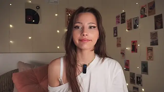 Snapshot of EditaBails chatting on September 30, 6:58 pm EditaBails online show from September 30, 6:58 pm