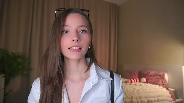 EditaBails online show from March 21, 7:18 pm