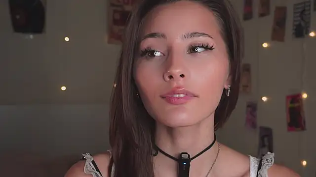 Snapshot of EditaBails chatting on October 22, 7:13 pm EditaBails online show from October 22, 7:13 pm