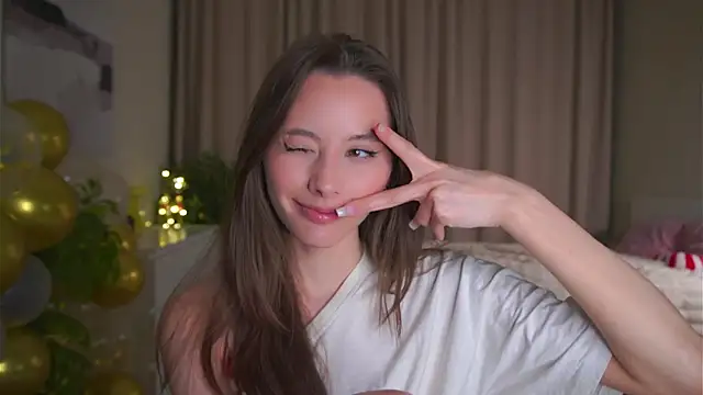 EditaBails online show from March 18, 7:37 pm