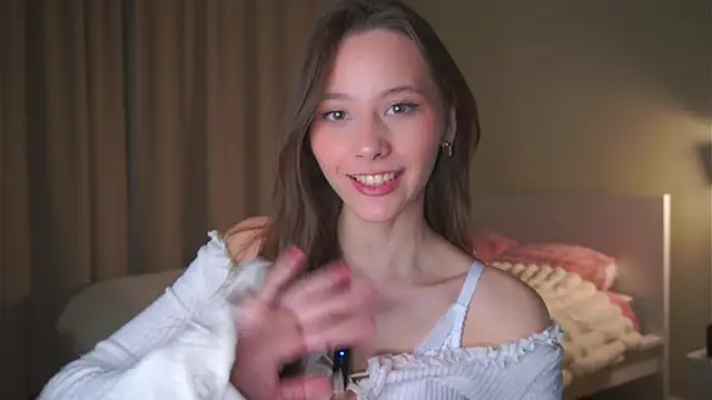 EditaBails online show from March 27, 7:37 pm