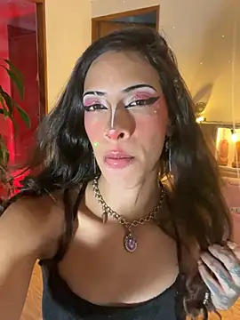 Lia Valmont online show from April 3, 2:40 am