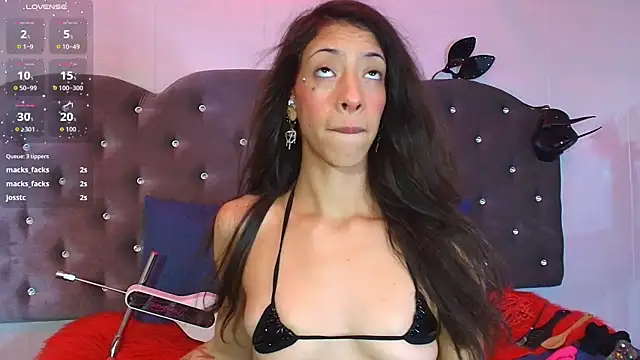 Lia Valmont online show from December 18, 12:31 pm