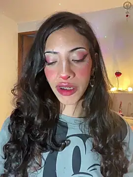 Lia Valmont online show from April 8, 8:05 am