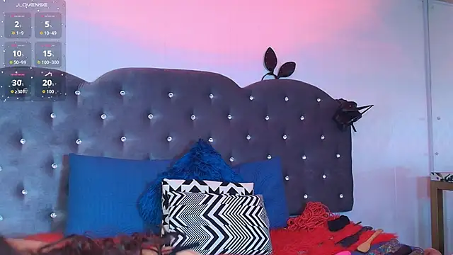 Lia Valmont online show from December 20, 12:52 pm