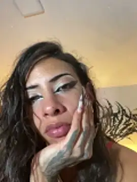 Lia Valmont online show from April 10, 3:02 am