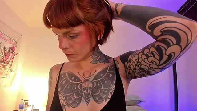 Alessamoth online show from February 23, 5:35 pm