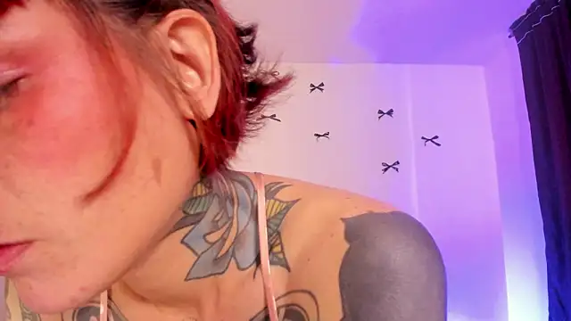 Alessamoth online show from July 8, 5:57 pm