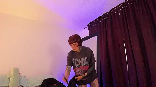 Alessamoth online show from February 10, 8:52 pm