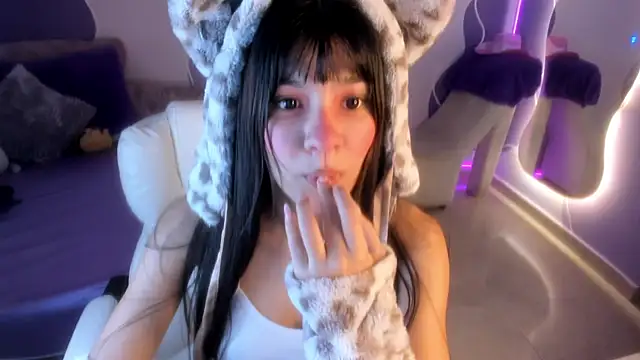 Snapshot of auroracute02 chatting on December 1, 1:23 pm auroracute02 online show from December 1, 1:23 pm