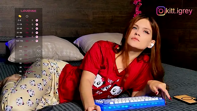 KittiGrey online show from September 30, 8:20 am