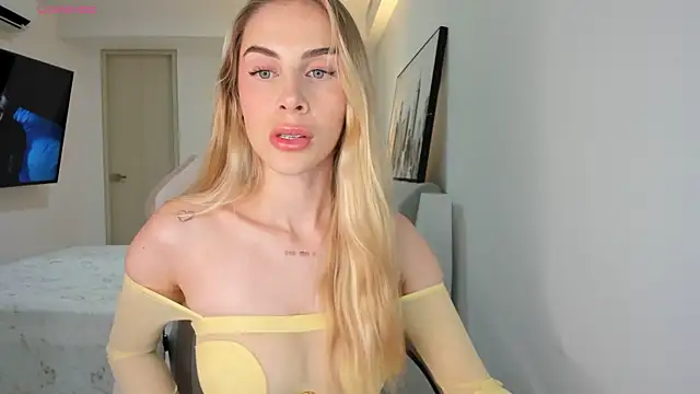 Danyblonde  online show from October 26, 4:13 am