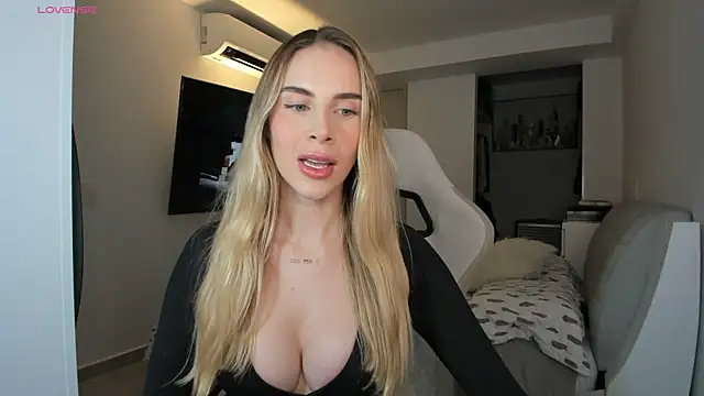 Danyblonde  online show from December 17, 2:05 am