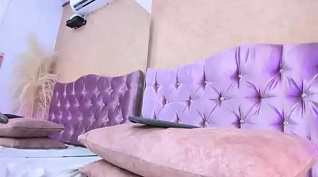 Snapshot of KarlajSmith chatting on March 13, 4:45 pm KarlajSmith online show from March 13, 4:45 pm