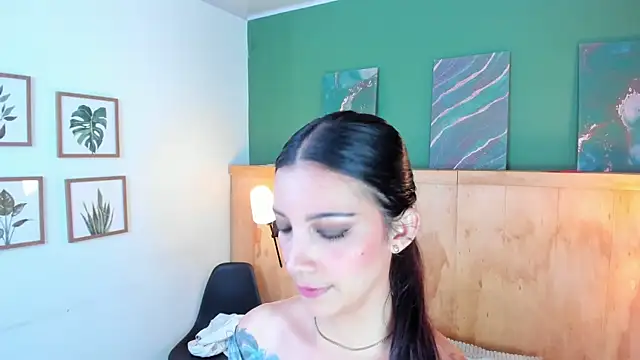 Snapshot of roxy_hell chatting on March 12, 11:33 pm roxy hell online show from March 12, 11:33 pm