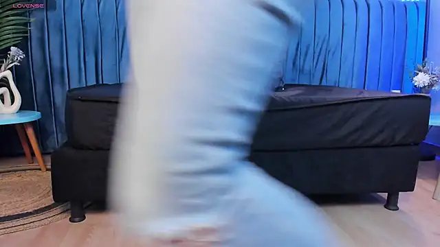 Snapshot of roxy_hell chatting on September 21, 12:10 pm roxy hell online show from September 21, 12:10 pm