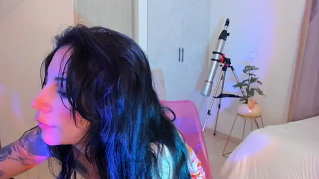 roxy hell online show from March 18, 9:15 pm