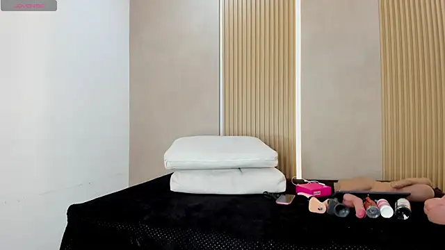 Snapshot of stephany_summer chatting on May 15, 7:34 pm stephany summer online show from May 15, 7:34 pm