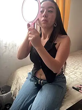 Snapshot of VictoriaGerard_Pink chatting on February 10, 5:12 pm VictoriaGerard Pink online show from February 10, 5:12 pm