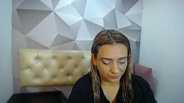 Snapshot of Milf-Prettyboobs chatting on December 14, 10:43 am Milf-Prettyboobs online show from December 14, 10:43 am