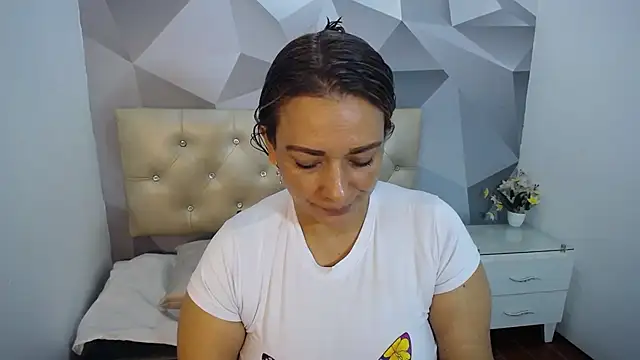 Snapshot of Milf-Prettyboobs chatting on October 28, 11:09 am Milf-Prettyboobs online show from October 28, 11:09 am