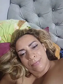 Snapshot of Milf-Prettyboobs chatting on May 31, 4:18 am Milf-Prettyboobs online show from May 31, 4:18 am