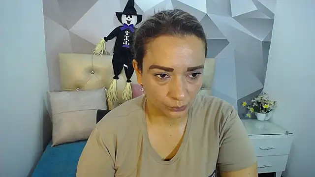 Snapshot of Milf-Prettyboobs chatting on October 30, 10:57 am Milf-Prettyboobs online show from October 30, 10:57 am