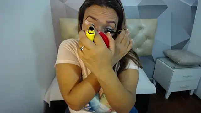 Snapshot of Milf-Prettyboobs chatting on November 26, 10:48 am Milf-Prettyboobs online show from November 26, 10:48 am