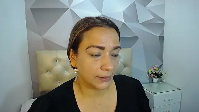 Snapshot of Milf-Prettyboobs chatting on November 10, 10:53 am Milf-Prettyboobs online show from November 10, 10:53 am