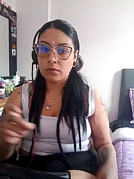 Snapshot of DaniPoison chatting on October 18, 3:14 pm DaniPoison online show from October 18, 3:14 pm