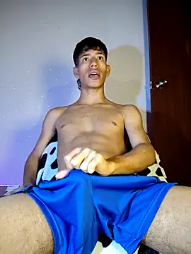 dareck 18 online show from March 13, 1:10 am