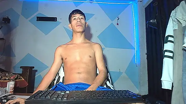 dareck 18 online show from May 4, 4:05 am