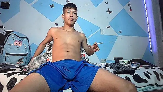 dareck 18 online show from May 21, 2:42 am