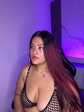 VanessaScott  online show from October 3, 6:59 am