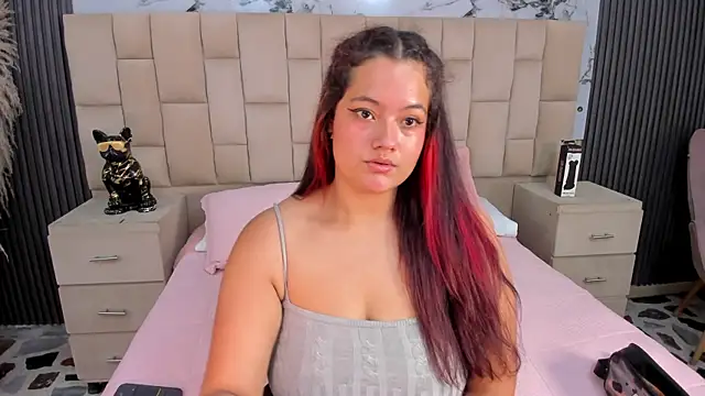 VanessaScott  online show from June 21, 7:36 am