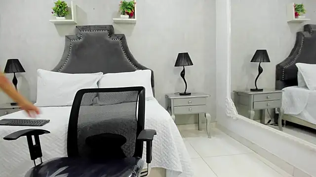 Snapshot of NaomiFrost chatting on March 16, 2:53 am NaomiFrost online show from March 16, 2:53 am