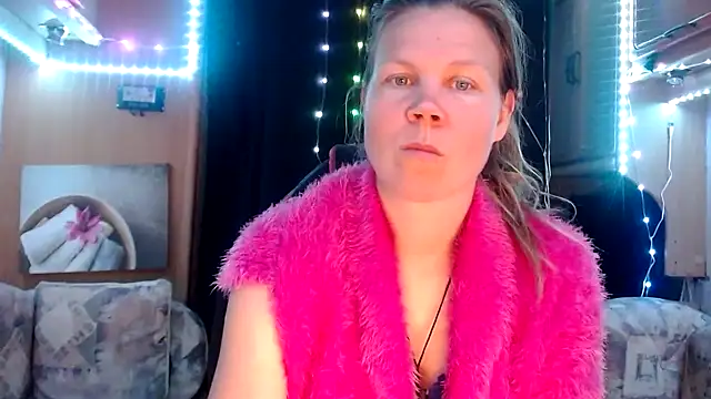 Snapshot of CallMeMaria chatting on February 25, 7:06 pm CallMeMaria online show from February 25, 7:06 pm