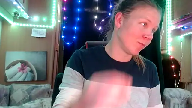 Snapshot of CallMeMaria chatting on February 14, 4:31 pm CallMeMaria online show from February 14, 4:31 pm