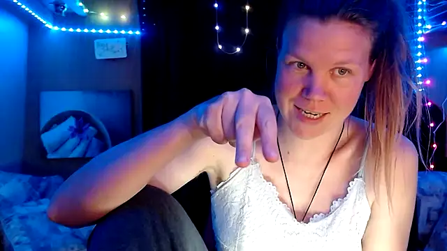 Snapshot of CallMeMaria chatting on March 5, 4:35 pm CallMeMaria online show from March 5, 4:35 pm