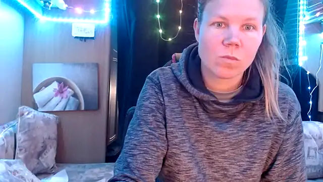 Snapshot of CallMeMaria chatting on March 14, 10:07 am CallMeMaria online show from March 14, 10:07 am