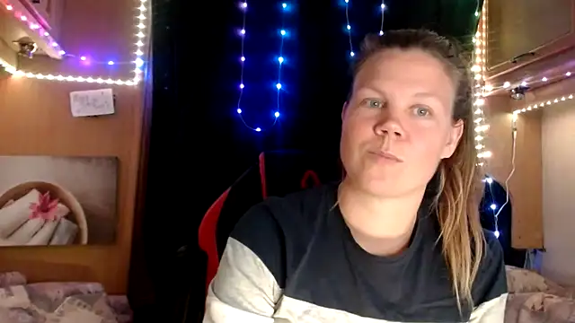 Snapshot of CallMeMaria chatting on March 9, 7:37 pm CallMeMaria online show from March 9, 7:37 pm