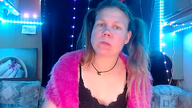 Snapshot of CallMeMaria chatting on February 18, 7:30 pm CallMeMaria online show from February 18, 7:30 pm