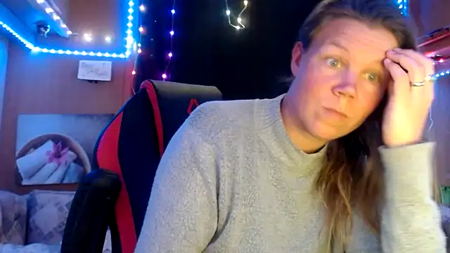 Snapshot of CallMeMaria chatting on February 15, 3:06 pm CallMeMaria online show from February 15, 3:06 pm