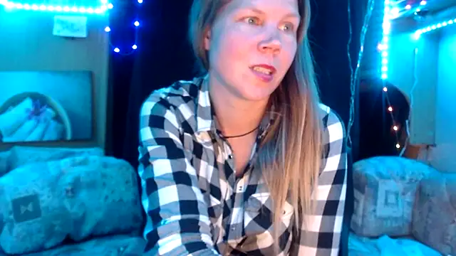 Snapshot of CallMeMaria chatting on February 16, 8:00 pm CallMeMaria online show from February 16, 8:00 pm