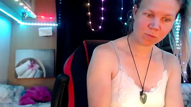 Snapshot of CallMeMaria chatting on March 5, 10:22 am CallMeMaria online show from March 5, 10:22 am