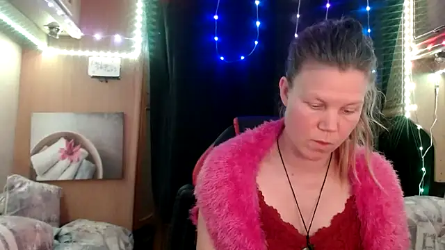 Snapshot of CallMeMaria chatting on March 16, 5:17 pm CallMeMaria online show from March 16, 5:17 pm