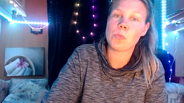 Snapshot of CallMeMaria chatting on February 27, 8:31 pm CallMeMaria online show from February 27, 8:31 pm