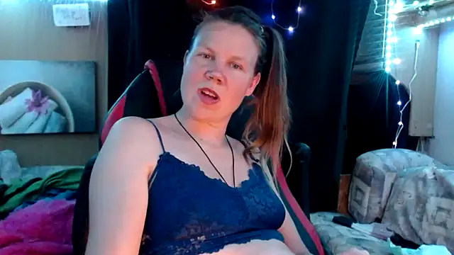 Snapshot of CallMeMaria chatting on March 7, 9:48 pm CallMeMaria online show from March 7, 9:48 pm