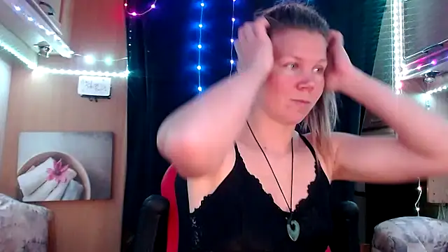 Snapshot of CallMeMaria chatting on March 13, 3:39 pm CallMeMaria online show from March 13, 3:39 pm