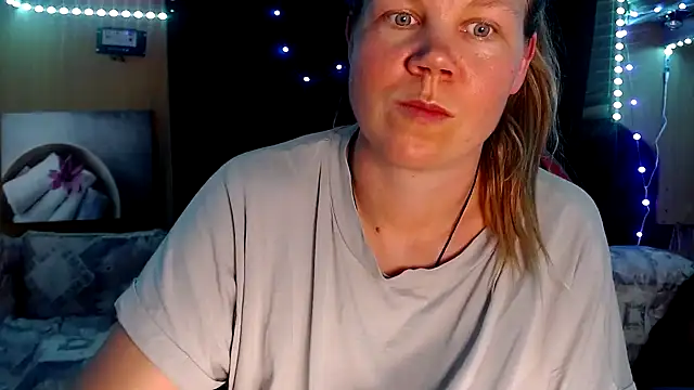 Snapshot of CallMeMaria chatting on February 28, 4:31 pm CallMeMaria online show from February 28, 4:31 pm